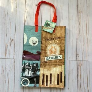 Trader Joe's CHICAGO DA BLUES Reusable Grocery Bag 6 Gallon Polypropylene NEW